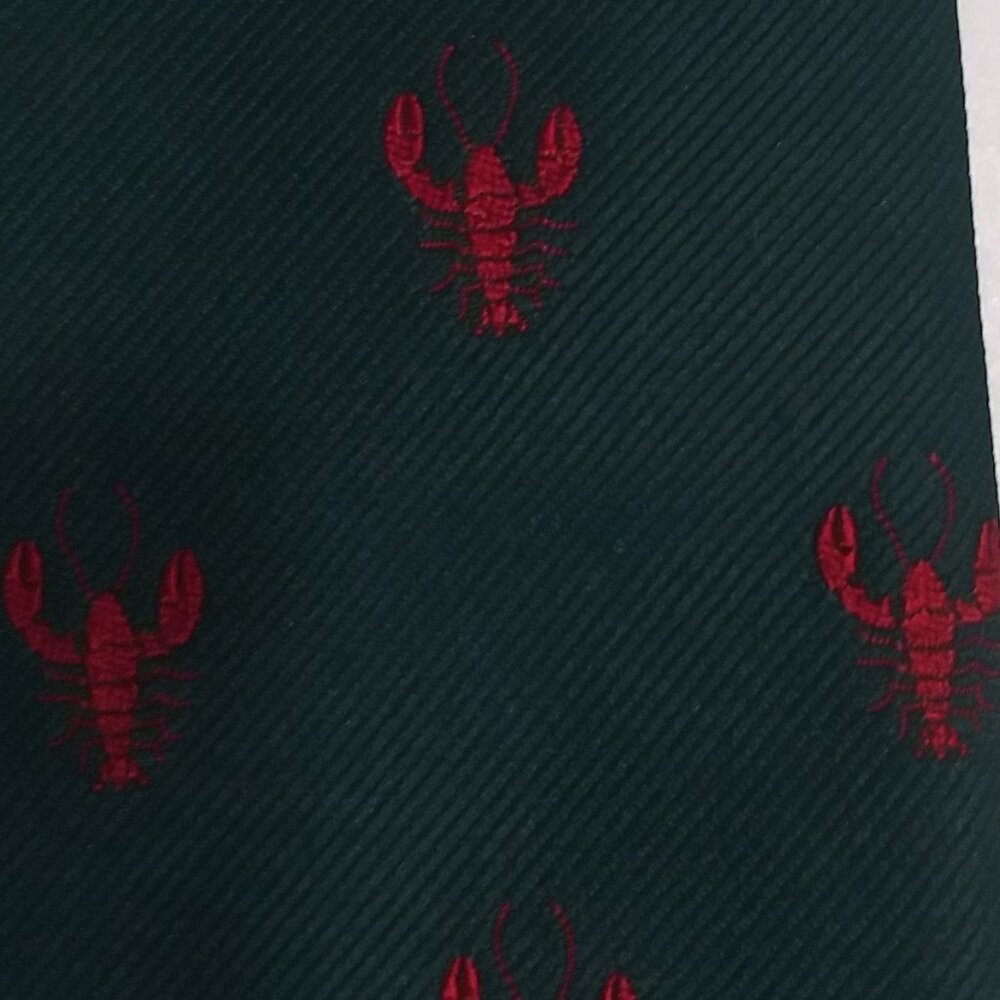 L.L. Bean Green color with  embroidered RED LOBSTERS silk tie - Picture 3 of 8